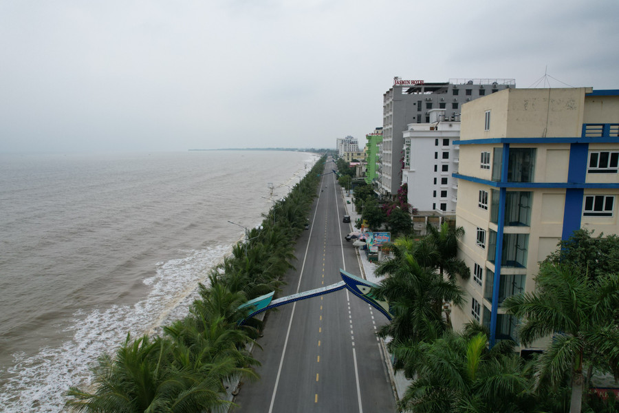 Sau nhiều ngày tháo dỡ, hơn 100 ki-ốt đã được di dời đi nơi khác. (Ảnh: NT) Sau nhiều ngày tháo dỡ, hơn 100 ki-ốt đã được di dời đi nơi khác. (Ảnh: NT)