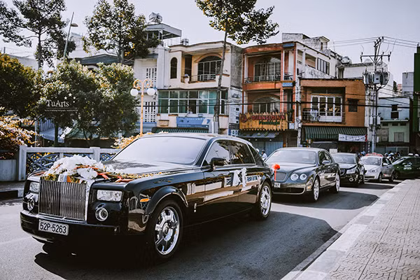 Và dan xe sang Phantom