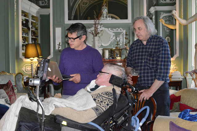 Stephen Hawking nói lỗ đen có thể dẫn tới một vũ trụ khác ảnh 5 Từ trái sang là các tác giả của nghiên cứu: Andrew Strominger, Stephen Hawking và Malcolm J. Perry