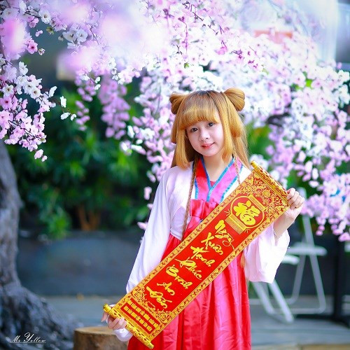 Thế nhưng cô nàng chẳng "ngại" để người khác nhìn thấy khuôn mặt mộc tự nhiên của mình.