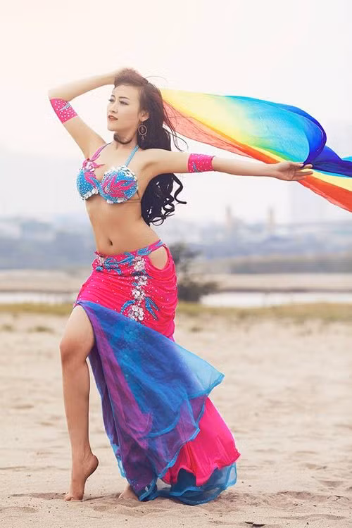  Thanh Xuân, diễn viên múa belly dance chuyên nghiệp 
