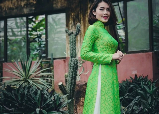 Top 10 Miss Báo chí khoe dáng trong trang phục áo dài