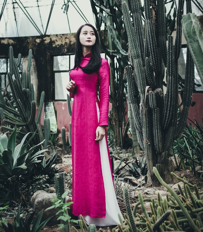 Phạm Thúy Nga, sinh viên lớp Quan hệ chính trị và Truyền thông quốc tế K34A1 là thí sinh cuối cùng lọt vòng chung kết cuộc thi. Trong cuộc sống, Thúy Nga là cô gái thích đọc sách, viết lách, xem phim dòng tiểu sử và được trải nghiệm. Top 10 Miss Báo chí khoe dáng trong trang phục áo dài