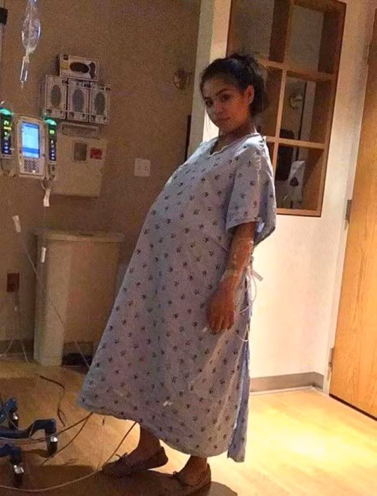  Trước khi vào bệnh viện St. Tammany Parish để sinh, Jarrell đã dành vài giờ để tô điểm 