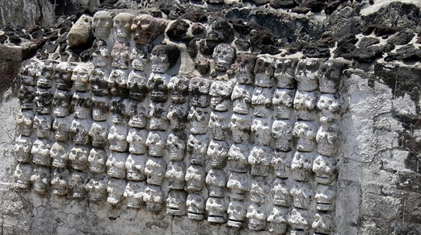 Rùng rợn tòa tháp sọ người Aztec 500 năm tuổi - ảnh 1