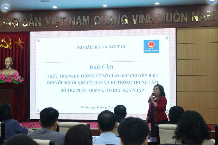 TS Nguyễn Thị Kim Hoa nêu báo cáo thực trạng của dự thảo quy hoạch. TS Nguyễn Thị Kim Hoa nêu báo cáo thực trạng của dự thảo quy hoạch.