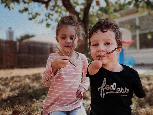 Cậu bé sinh ra không tay, không chân nhưng vẫn làm được điều phi thường khiến ai nấy đều rơi nước mắt - Ảnh 7. Cậu bé sinh ra không tay, không chân nhưng vẫn làm được điều phi thường khiến ai nấy đều rơi nước mắt - Ảnh 7.