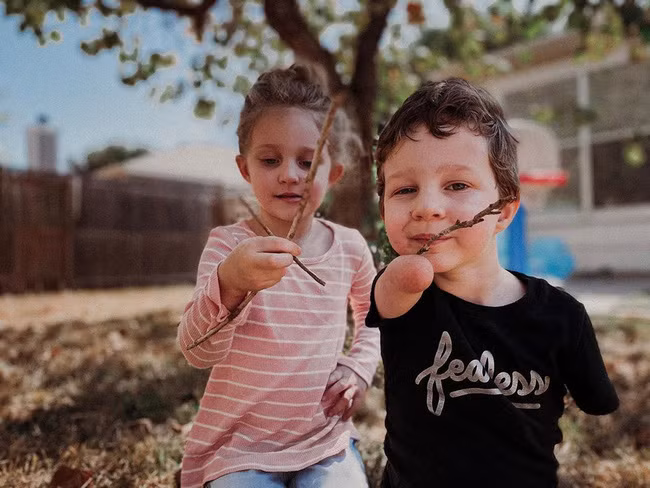 Cậu bé sinh ra không tay, không chân nhưng vẫn làm được điều phi thường khiến ai nấy đều rơi nước mắt - Ảnh 7.