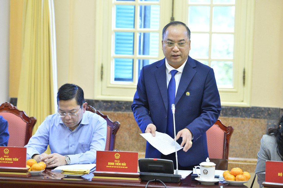 Ông Đinh Tiến Hải – Giám đốc Quỹ Bảo trợ trẻ em Việt Nam phát biểu tại cuộc họp. Ông Đinh Tiến Hải – Giám đốc Quỹ Bảo trợ trẻ em Việt Nam phát biểu tại cuộc họp.