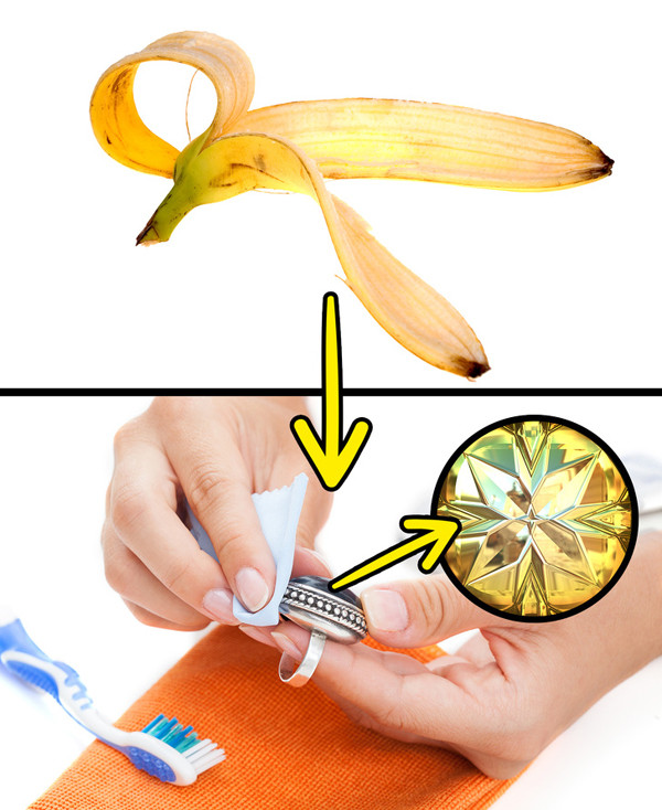 Làm sáng trang sức bạc Khi trang sức bạc bị xỉn màu, bạn có thể dùng vỏ chuối xay nhuyễn, trộn với một chút nước rồi dùng hỗn hợp đó chải nhẹ lên món đồ đểlàm sạch.