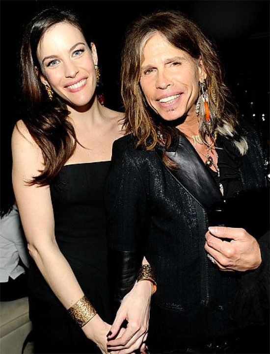 Rocker Steven Tyler - trưởng nhóm Aerosmith - cũng đã có cuộc tình một đêm với cựu người mẫuPlayboyBebe Buell vào năm 1976 khi cô đang chung sống với nam ca sĩ Todd Rundgren. Cô bé Liv được sinh ra vào tháng 1/1977 mang họ Rundgren. Đến khi Liv 8 tuổi, Steven Tyler phát hiện cô bé này có gương mặt rất giống con gái của ông. Lúc đó, sự thực mới được sáng tỏ. Tuy nhiên 8 năm sau đó, bí mật mới được người ngoài biết đến khi Liv đổi họ thành Liv Tyler. Người mẫu kiêm diễn viên xứ sương mù có mối quan hệ rất thân thiết với bố đẻ của cô. Rocker Steven Tyler - trưởng nhóm Aerosmith - cũng đã có cuộc tình một đêm với cựu người mẫu Playboy Bebe Buell vào năm 1976 khi cô đang chung sống với nam ca sĩ Todd Rundgren. Cô bé Liv được sinh ra vào tháng 1/1977 mang họ Rundgren. Đến khi Liv 8 tuổi, Steven Tyler phát hiện cô bé này có gương mặt rất giống con gái của ông. Lúc đó, sự thực mới được sáng tỏ. Tuy nhiên 8 năm sau đó, bí mật mới được người ngoài biết khi Liv đổi họ thành Liv Tyler. Người mẫu kiêm diễn viên xứ sương mù có mối quan hệ rất thân thiết với bố đẻ của cô.