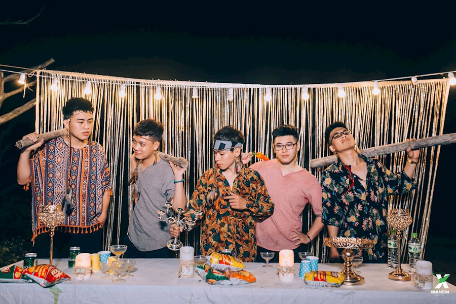 Bộ ảnh kỷ yếu “3 trong 1” cực xịn của sinh viên ĐH Văn hóa Nghệ thuật Quân đội ảnh 2 Bộ ảnh kỷ yếu “3 trong 1” cực xịn của sinh viên ĐH Văn hóa Nghệ thuật Quân đội ảnh 2