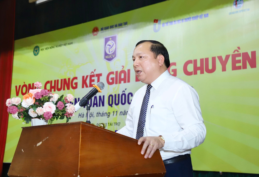 TS Vũ Ngọc Huyên – Phó Giám đốc Học viện Nông nghiệp Việt Nam. TS Vũ Ngọc Huyên – Phó Giám đốc Học viện Nông nghiệp Việt Nam.
