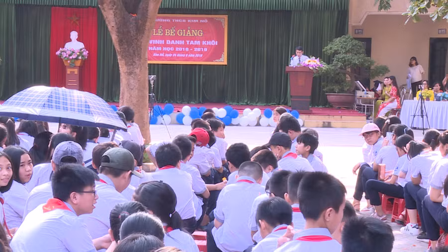 Học sinh Trường THCS Kim Nỗ trong một hoạt động tập thể tại trường khi chưa bùng phát dịch bệnh. Ảnh: Website nhà trường.