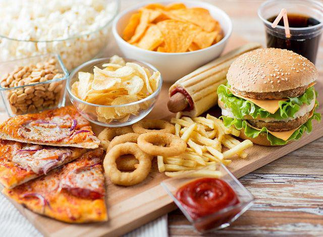 Cô gái xinh đẹp, cao 1m70 bị vi khuẩn ăn mòn phổi vì... đồ ăn vặt