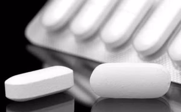 Xin đi nối tóc nhưng cha không đồng ý, bé gái 13 tuổi uống 40 viên paracetamol dẫn đến suy gan, ngộ độc nguy kịch-3