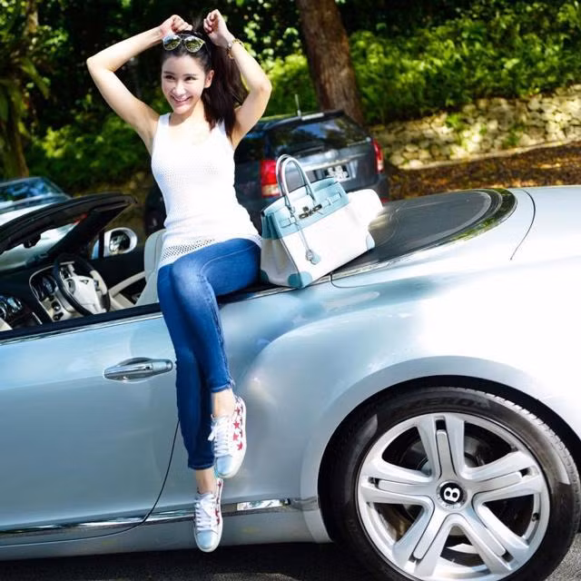 chia tay chong dai gia, nu tiep vien goi cam song nhu ba hoang nho tro cap 7 ty/thang - 10