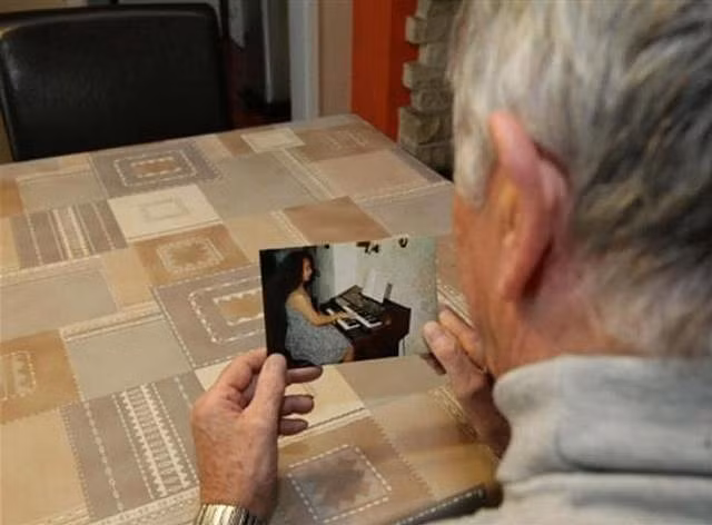 19 năm sống hạnh phúc bên người vợ quyến rũ, chồng đau đớn phát hiện ra vợ là đàn ông - Hình 2