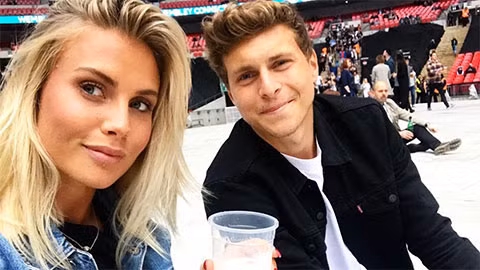 Bí kíp giữ dáng siêu đỉnh của vợ sao Man United