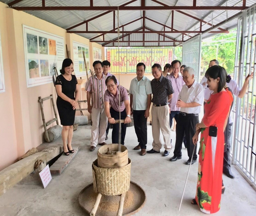 Lãnh đạo Sở GD&ĐT Nam Định đã tới thăm quan và trải nghiệm một số hoạt động khi bảo tàng mới được xây dựng. Lãnh đạo Sở GD&ĐT Nam Định đã tới thăm quan và trải nghiệm một số hoạt động khi bảo tàng mới được xây dựng.