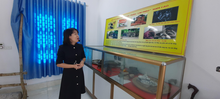 Cô giáo giới thiệu về một tác phẩm văn học kinh điển của nền Văn học Việt Nam - tác phẩm Chí phèo của nhà văn Nam Cao. Cô giáo giới thiệu về một tác phẩm văn học kinh điển của nền Văn học Việt Nam - tác phẩm Chí phèo của nhà văn Nam Cao.