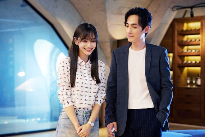 Diện set đồ đơn giản, không ngờ Angela Baby phô bày toàn bộ nhược điểm vóc dáng ảnh 4