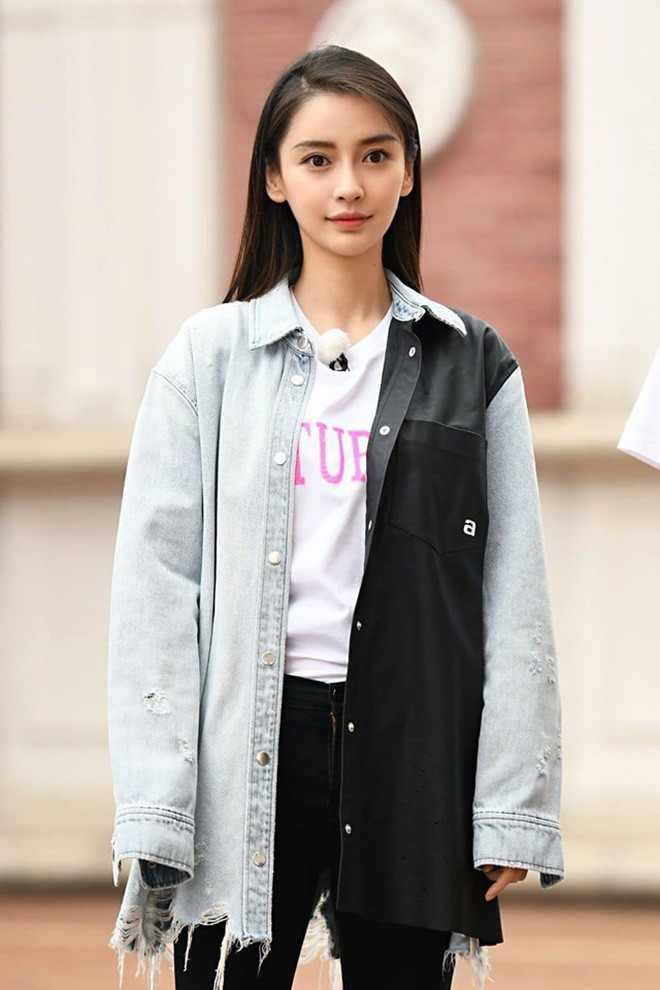 Diện set đồ đơn giản, không ngờ Angela Baby phô bày toàn bộ nhược điểm vóc dáng ảnh 8