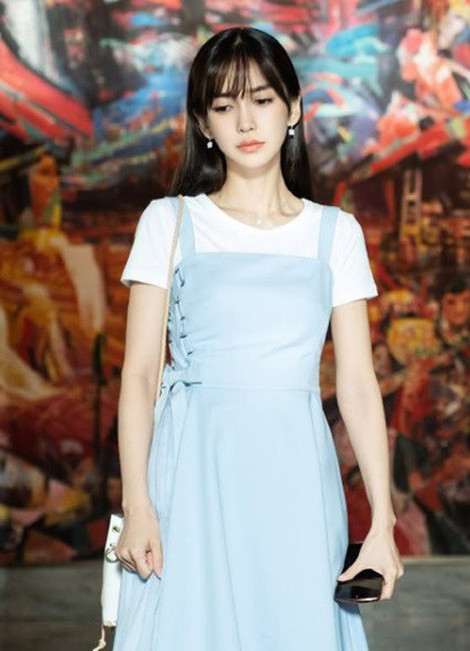 Diện set đồ đơn giản, không ngờ Angela Baby phô bày toàn bộ nhược điểm vóc dáng ảnh 3