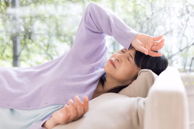 NGỦ DẬY THẤY CHÓNG MẶT - xin bài edit