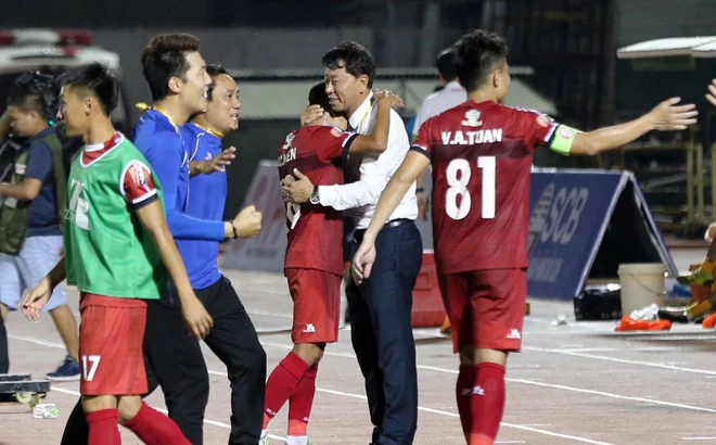 Người Hàn Quốc “nội chiến” ở V.League, HAGL liệu có tiếc?