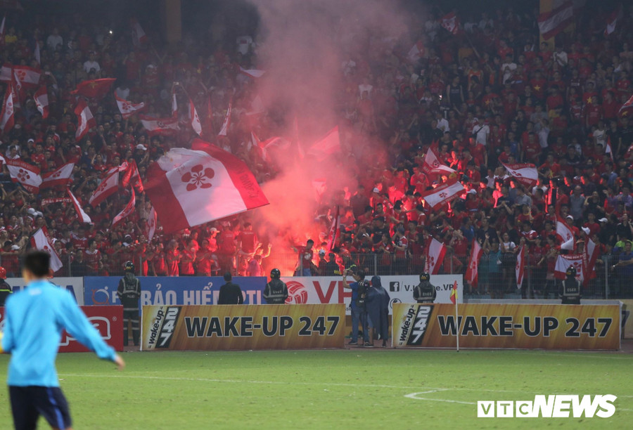 CĐV Hải Phòng coi thường quy định của ban tổ chức CĐV Hải Phòng coi thường quy định của ban tổ chức