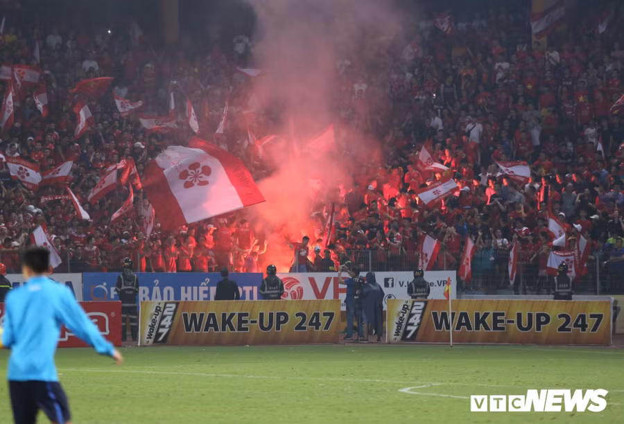 CĐV Hải Phòng coi thường quy định của ban tổ chức