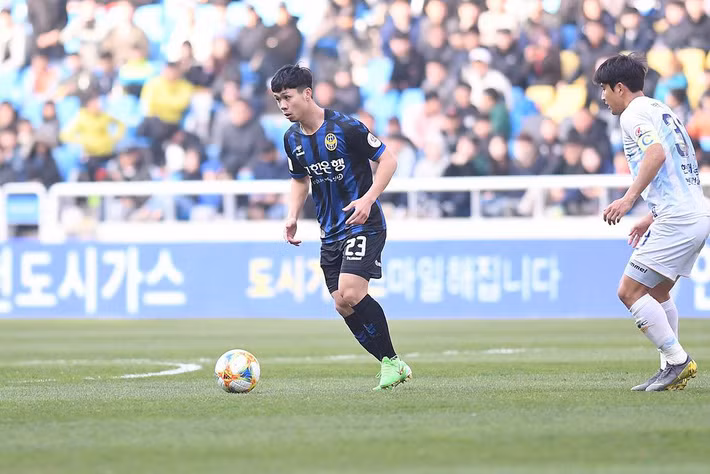 Công Phượng không ra sân trước Seoul Công Phượng không ra sân trước Seoul