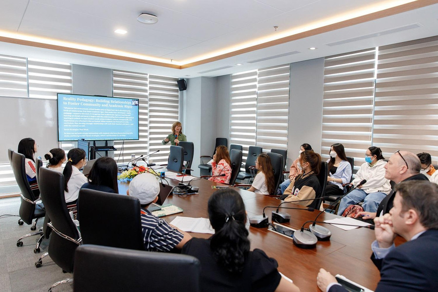 Một phiên thảo luận nhóm tại hội thảo. Một phiên thảo luận nhóm tại hội thảo.