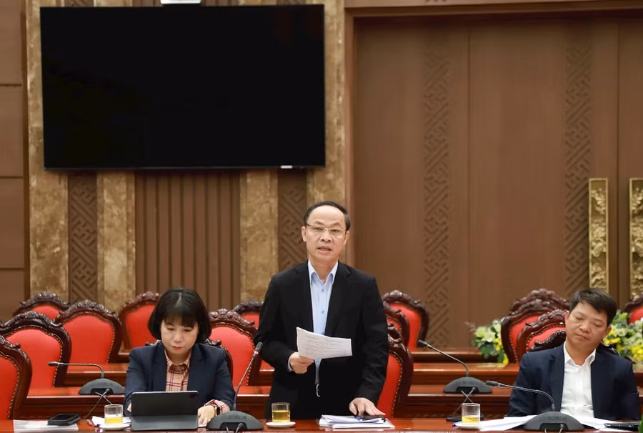 Phó Giám đốc Sở GD&amp;ĐT Hà Nội Nguyễn Quang Tuấn phát biểu.