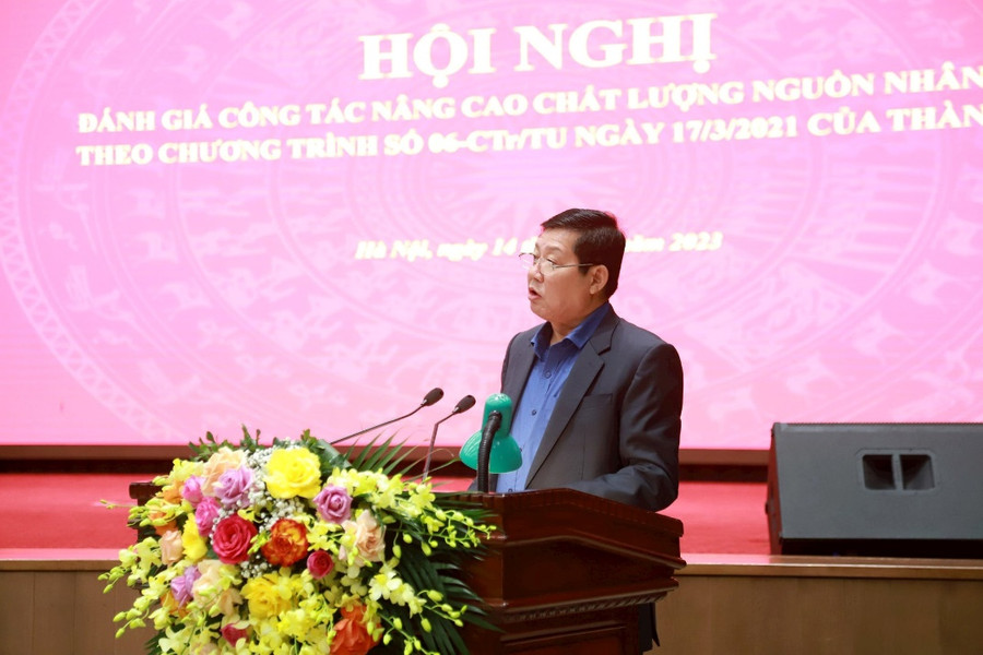 Phó Giám đốc Sở LĐ-TB&XH Hoàng Thành Thái trình bày báo cáo. Phó Giám đốc Sở LĐ-TB&XH Hoàng Thành Thái trình bày báo cáo.