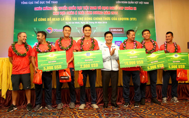 Ngày về rộn rã niềm vui của đội tuyển quần vợt Việt Nam ảnh 10 Ngày về rộn rã niềm vui của đội tuyển quần vợt Việt Nam - ảnh 10