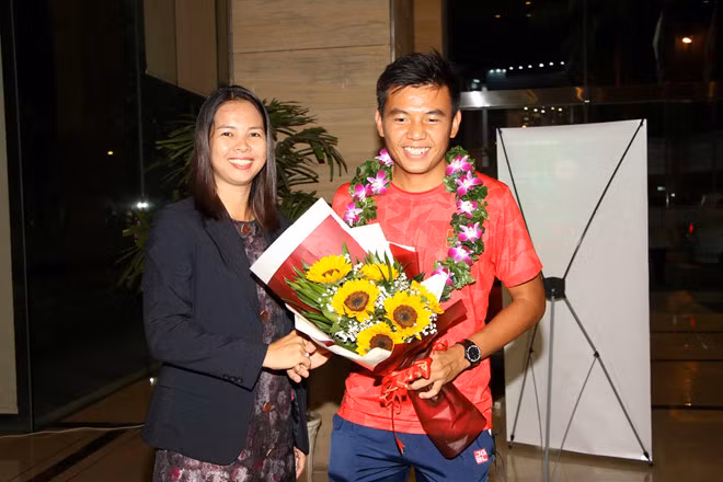 Ngày về rộn rã niềm vui của đội tuyển quần vợt Việt Nam - ảnh 4