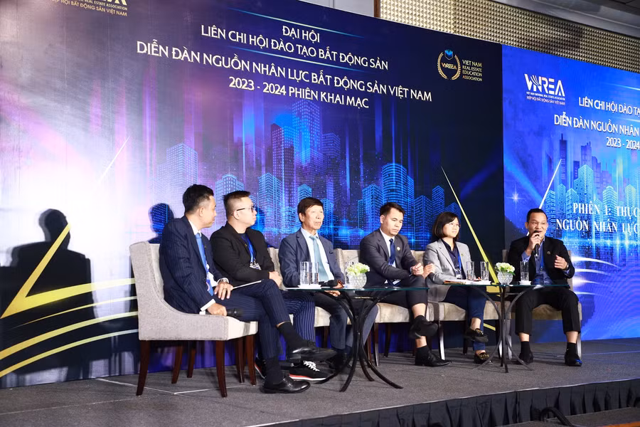 Diễn đàn nguồn nhân lực bất động sản Việt Nam nhận được nhiều đóng góp về hoạt động đào tạo từ các doanh nghiệp bất động sản.