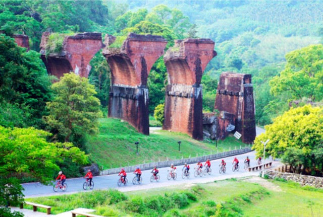 Cầu gãy long đằng (Miêu Lật) Cầu gãy long đằng (Miêu Lật)