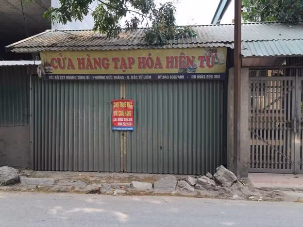 Vì quá nhiều bụi, cửa hàng đành đóng cửa, sang nhượng lại