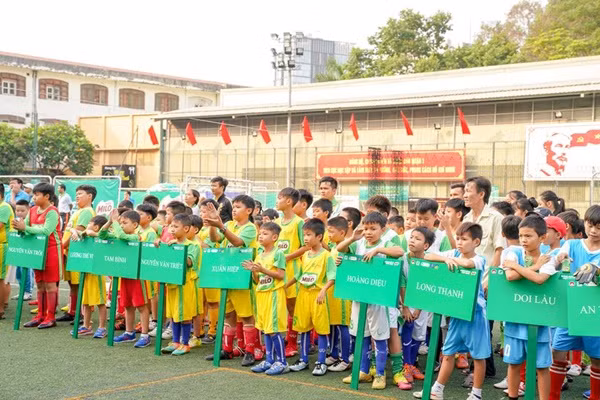 Giải năm nay thu hút 192 đội bóng tham dự