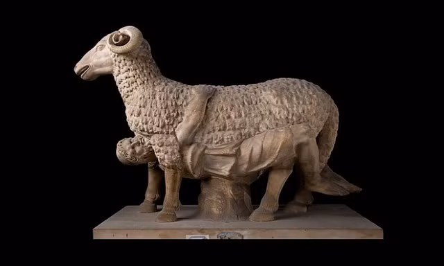 Bộ sưu tập 600 tượng quý bị giấu dưới hầm suốt 40 năm - Hình 4