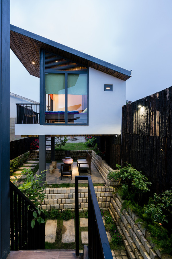 Ngôi nhà tận dụng vật liệu bỏ đi ở Đà Lạt lên báo Mỹ ảnh 10 Ngôi nhà tận dụng vật liệu bỏ đi ở Đà Lạt lên báo Mỹ