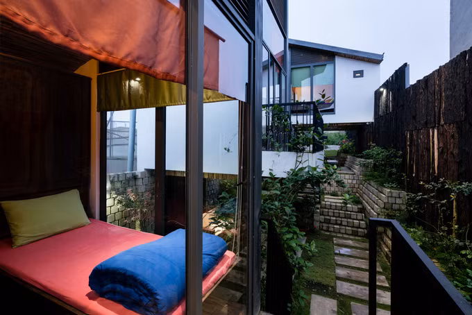 Ngôi nhà tận dụng vật liệu bỏ đi ở Đà Lạt lên báo Mỹ