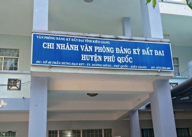 Kiên Giang: Hàng chục cán bộ Phú Quốc xin tạm nghỉ việc để cách ly tại nhà