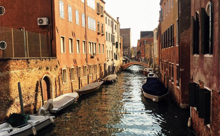 Thành phố Venice, vùng Veneto, một trong những tâm dịch tại Italy, thưa thớt khách du lịch ngày 10/3. Ảnh: Nguyễn Hà Thu. Thành phố Venice, vùng Veneto, một trong những tâm dịch tại Italy, thưa thớt khách du lịch ngày 10/3. Ảnh: Nguyễn Hà Thu.