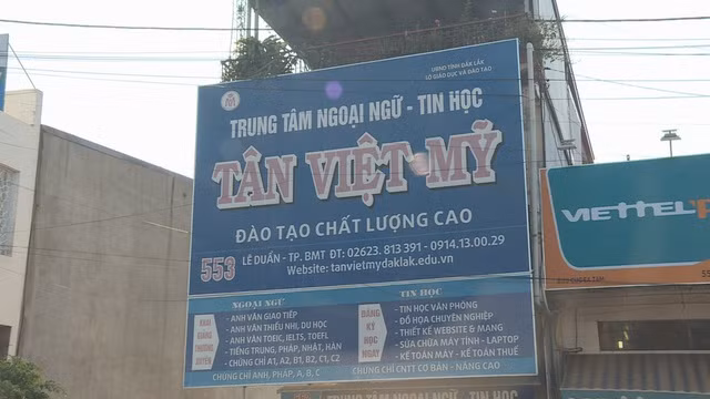 Phát hiện trung tâm tổ chức thi ngoại ngữ “chui” cho hàng loạt học viên - 2