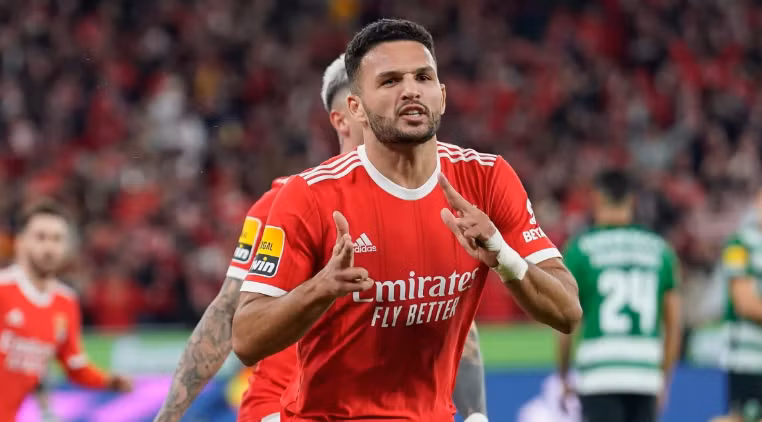  Man United chi tiền khủng chiêu mộ ngôi sao của Benfica
