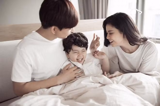 ly hon van song chung nha, truong quynh anh con tiet lo chong cu hay noi doi khi di nhau - 3